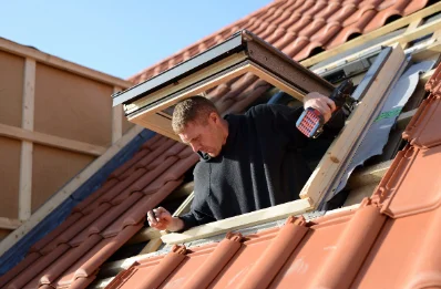 Pose de fenêtres de toit Velux à Pontours
